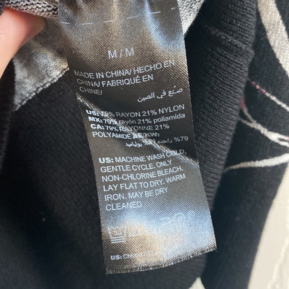 White House Black Market black cardigan with floral design, size medium - Picture 5 of 6